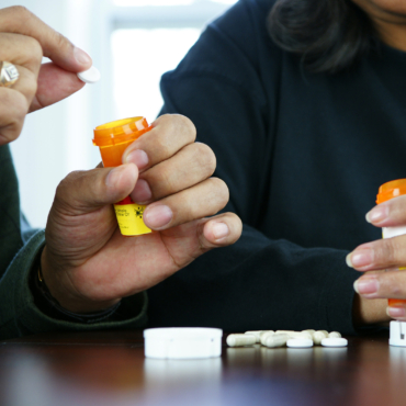 How to help seniors manage medication